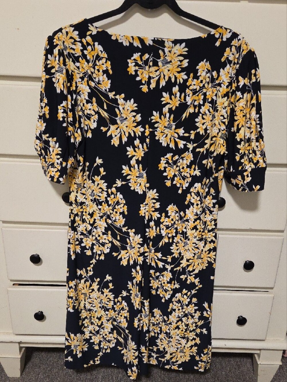 Tommy Hilfiger Black Floral V-Neck Dress with Yellow & White Blossoms NWT - Picture 5 of 7